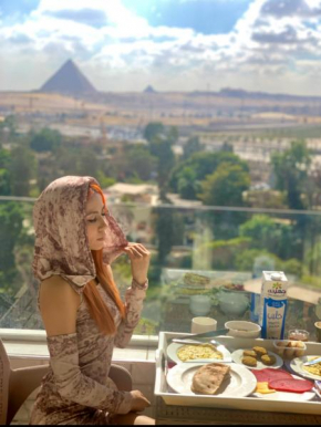 WOW Pyramids Inn With Rooftop Lounge